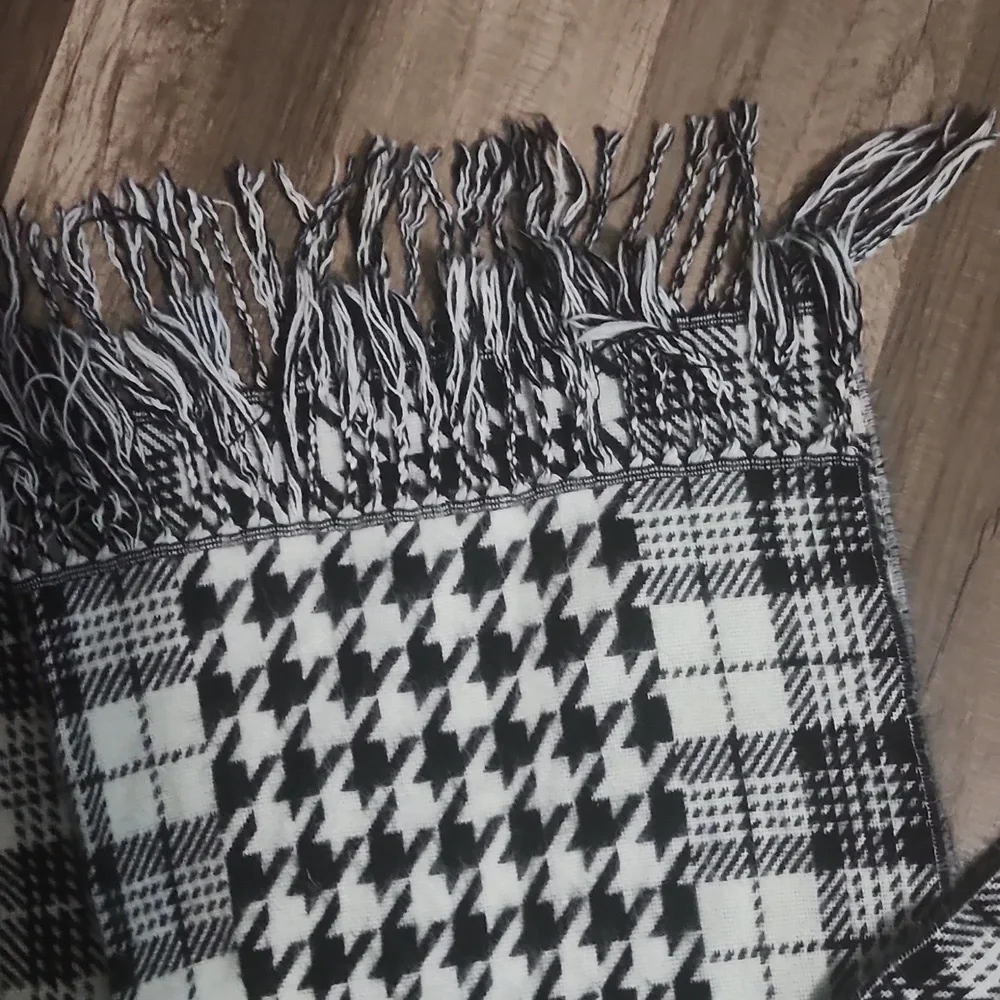 Houndstooth Alabama Scarf New Never Worn Perfect for Night Games